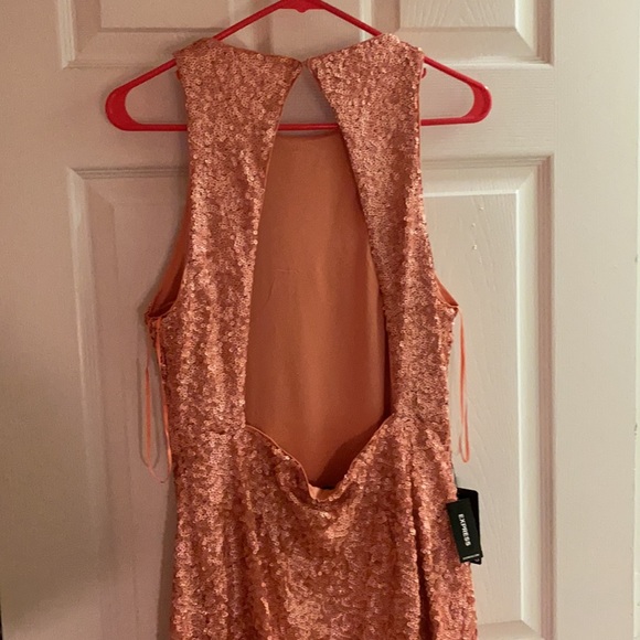Pink sequin open back dress - Picture 4 of 4